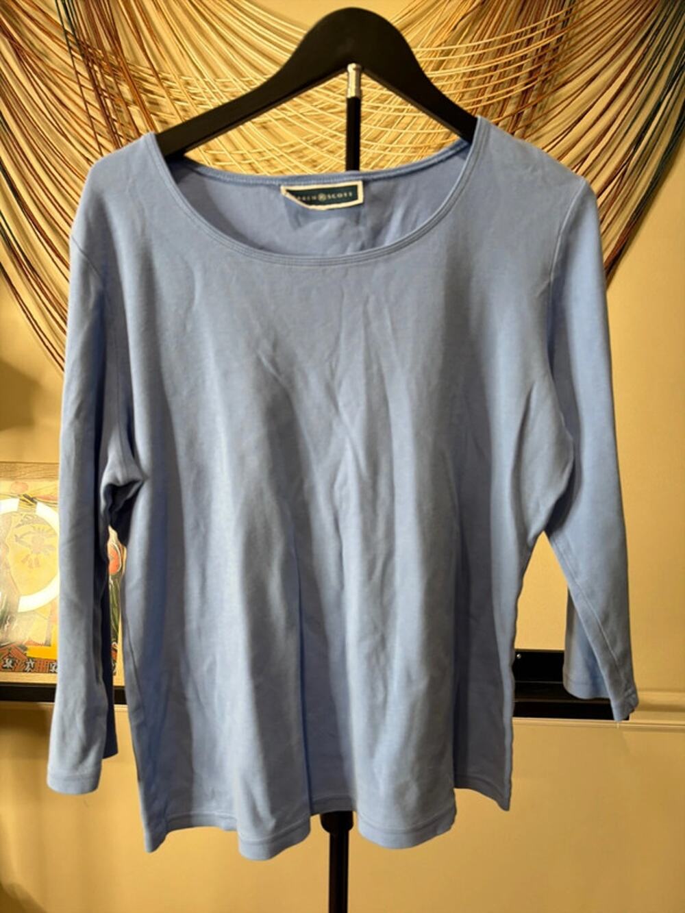 Karen got 3/4 sleeve blue T-shirt EUC XL 2271